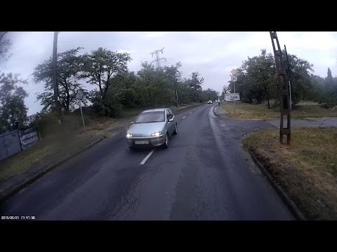 HZG-827 Drifts over head on to my lane - Átsodródik a sávomba velem szemben