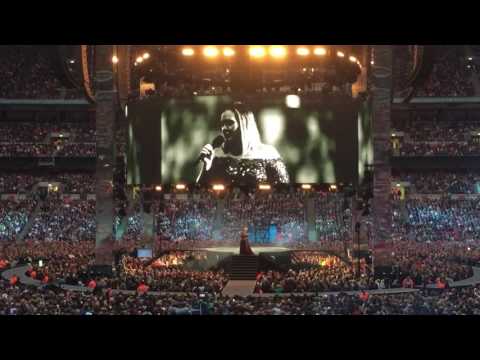 ADELE - "Jezus Christ more to my left!!" - Secret Letter - Wembley