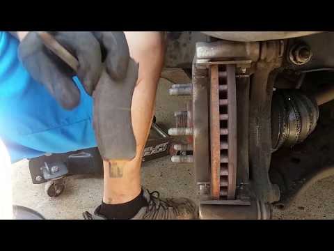 2007 Saturn Outlook XR front brake pad replacement