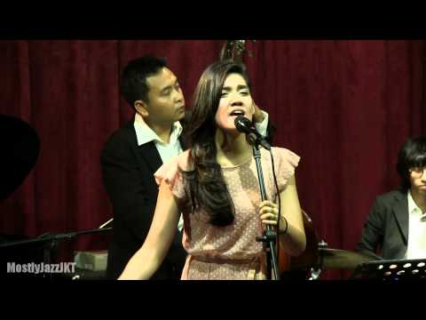 Monita Tahalea - How Great Thou Art @ Mostly Jazz 21/08/13 [HD]