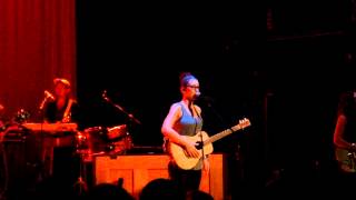 Ingrid Michaelson "Palm of Your Hand" (live)