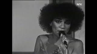 MAXINE NIGHTINGALE Gotta Be The One TV CLIP