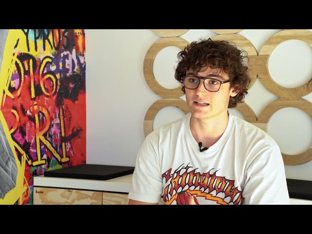 MARKETING & COMMUNICATION