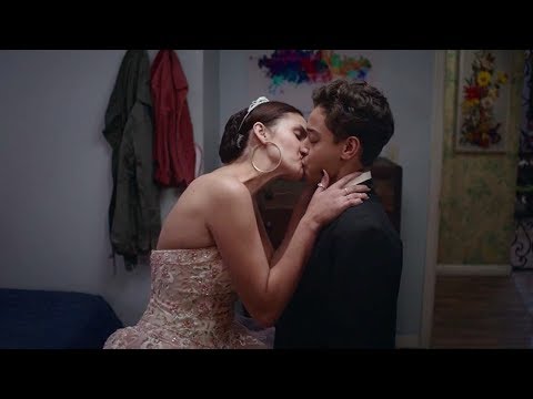 On my block - The kiss of Olivia and Ruby