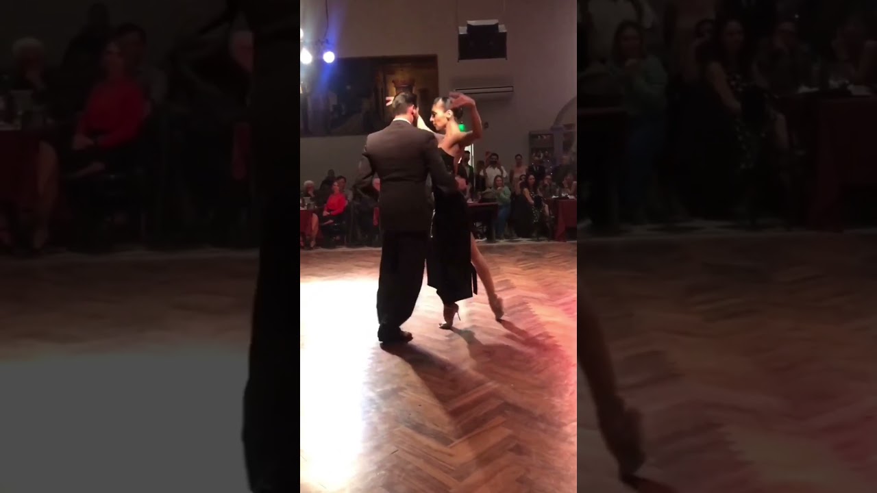 🤍 Follow @tangoexpo  Performers: Analía Morales y Gabriel Ponce #tango #tangoargentino #танго