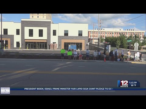 Protest new gun store opening