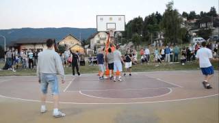 preview picture of video 'Turnir u uličnom basketu Pale 2012 - drugi dan'