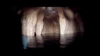 preview picture of video 'Palau - Diving Chandelier Cave'