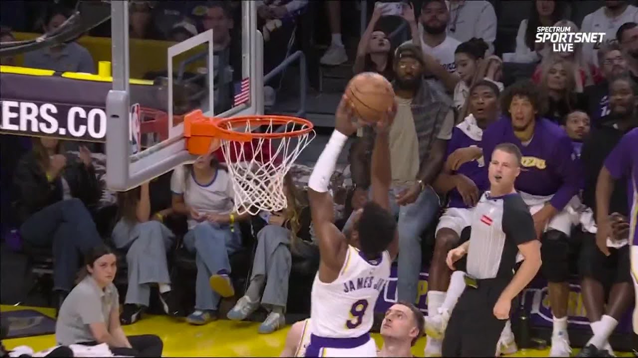 AUSTIN REAVES LOBS IT TO BRONNY JAMES 💥