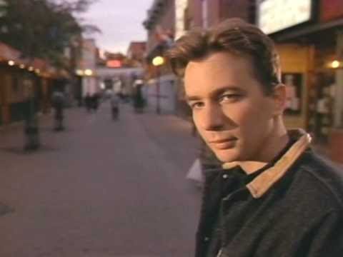 Luc De Larochellière - CHINATOWN BLUES (Vidéoclip officiel)