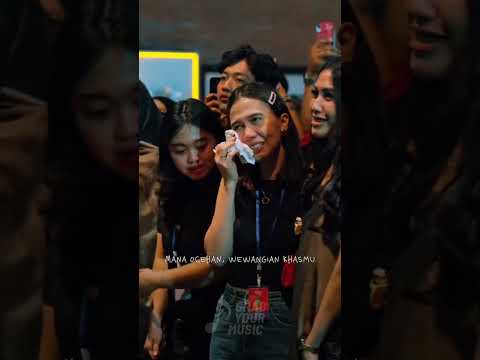 Sesi Potret Bersama Ari Lesmana dan Eńau