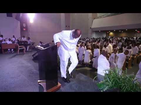PRAISE BREAK Bishop J Drew Sheard Dancing on Pentecostal Sunday 2023