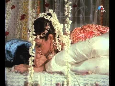 Poster prem ka granth padhaoon