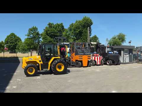 Originalus vaizdo įrašas: Bekelės krautuvas JCB 940-4 T4 - TRIPLEX