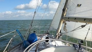 preview picture of video 'Defender 32 sailing IJsselmeer Hoorn Volendam'