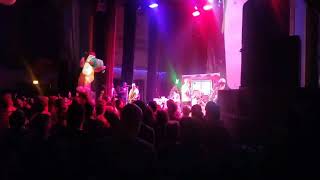 THE VANDALS - "Nothing's Going To Ruin My Holiday"