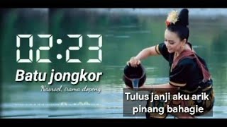 Download lagu lirik lagu Sasak batu jongkor irama dopang mp3