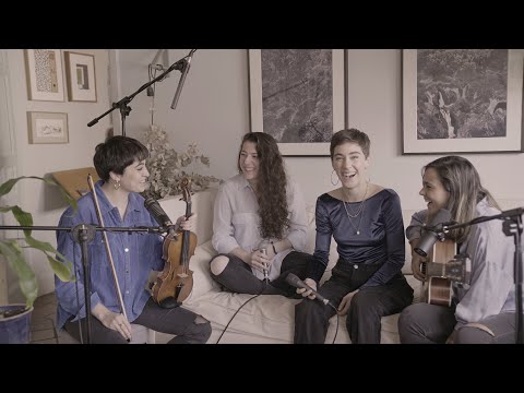 Yoly Saa, María de la Flor, Ede y Eva McBel - Caigo