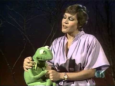 Muppets - Helen Reddy & Kermit - You and Me against the world