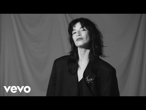 Sofi Mayen - Nunca Seremos Nada