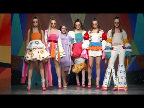 Kod Mody Spring/Summer 2022 Runway | Mercedes-Benz Fashion Week Russia | VRAI Magazine