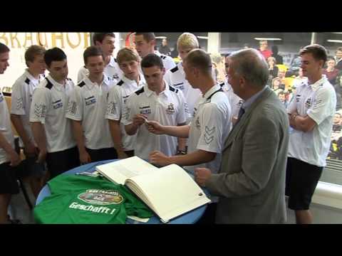 Handball HSG A Jugend Dachse Freiberg tragen sich ins Silberne Buch ein 11 07 2013