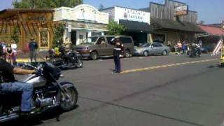 preview picture of video 'United States Marine greets Rolling Thunder/Traveling Wall in La Center, WA'