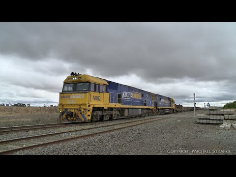 4PM4 Freight Train With Steel Wagons & Shipping Containers (3/4/2022) - PoathTV Australian Railway