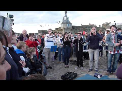 Bagad Konk Kerne: Live - Fête de la musique 21 juin 2013 1/2