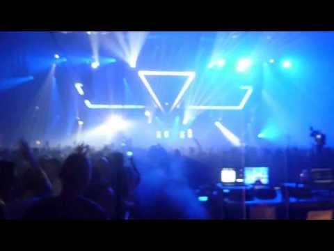 Transmission Prague 10th Edition - 30.11.2013 - Emmanuel Top - Attack