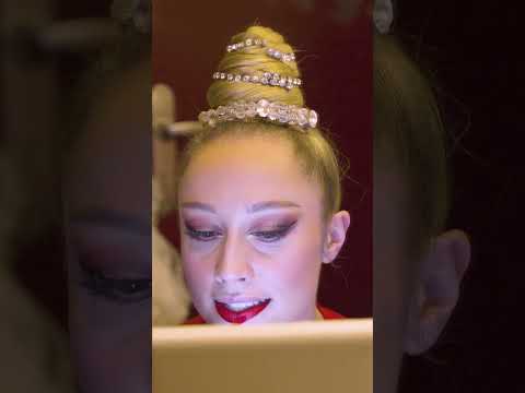 This is what it takes to be a Moulin Rouge #dancer. #moulinrouge #paris #dancelife