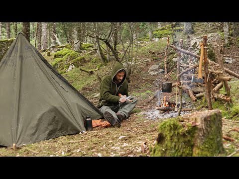 4 Days Solo Bushcraft, Canvas Lavvu tent, Carving Spoon and Frame Saw, Cooking, Pot hanger...