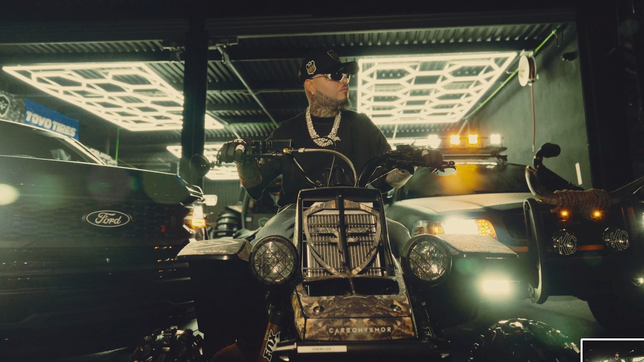 Farruko - LOS ANORMALES (Official Music Video)