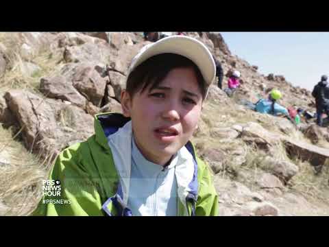 Mountain climbing gives Afghan girls a chance to breathe free