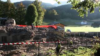 preview picture of video 'IRO Weltmeisterschaft für Rettungshunde 2014 - Trümmer - Sina Bosch mit Border Collie Flip'