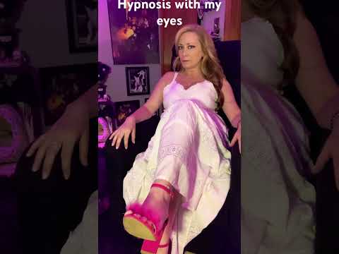 #hypnotist #hypnotize #hypnotherapy #trance #heels #summerdresses #lifestyle #moony #hypnotherapy