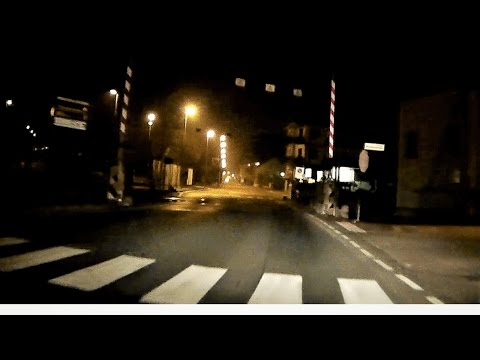 Passaggio a livello Nizza Corso Asti di notte e uscita direzione Canelli (AT) # railroad crossing