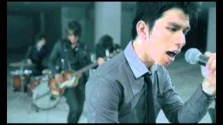 Download lagu Domino - Terbebas Darimu mp3