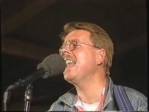 "Vi Lever Ännu" musikfilm om och med Björn Afzelius och Mikael Wiehe, 55 min,  sändes i SVT 1986