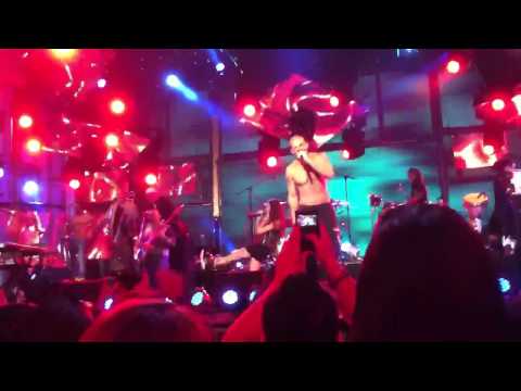 Calle 13 - "Atrevetetete" @ Jimmy Kimmel 5-10-11