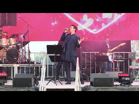 Hosanna | Vinnaithaandi Varuvaayaa | Vijay Prakash in Toronto!