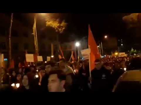 Հազարավոր քաղաքացիներ են մասնակցում Ստեփանակերտի Ջահաերթին