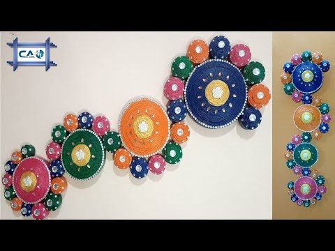 Саморобна прикраса з газетного паперу.