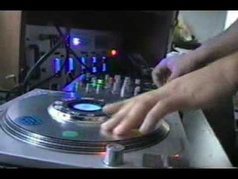 Architectnique the turntablist Scratching pt4