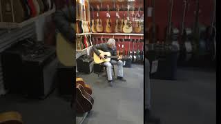 Tommy Emmanuel plays a Thomas Fredholm (D42) at No1 Guitarshop