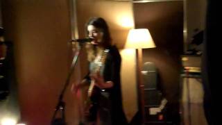 Blood Red Shoes  Light It Up.MP4