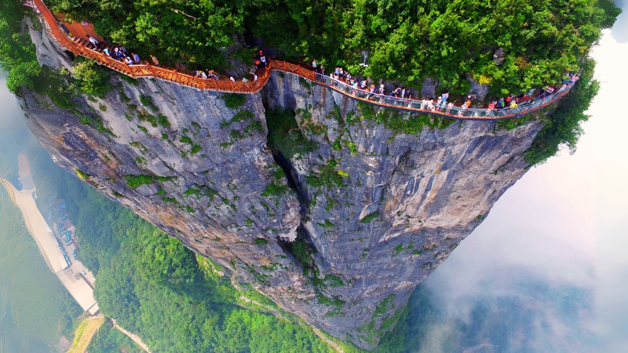 8 Heart-Stopping Glass Bridges Only for the Brave
