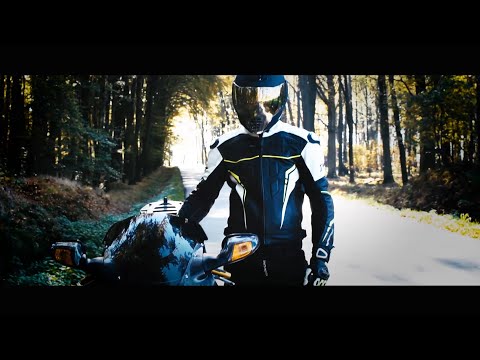 Yellow Residence  -  Aż do granic