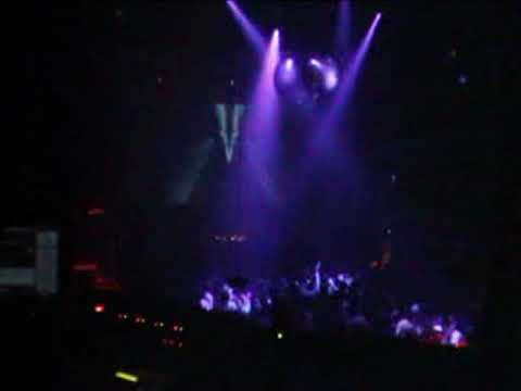 Christian Smith live DJ mix in Tokyo Feb 2003.