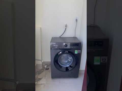 1 Bedroom apartment for rent with balcony private washing machine on Tran Dinh Xu Street